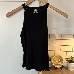 Women’s crop tank